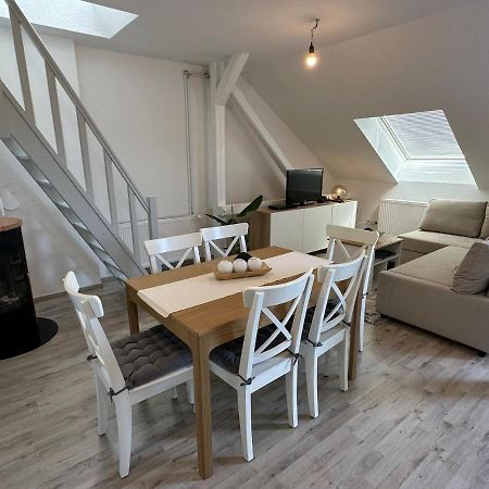 Gemuetliche Neurenovierte Dachgeschosswohnung Erfurt Buitenkant foto