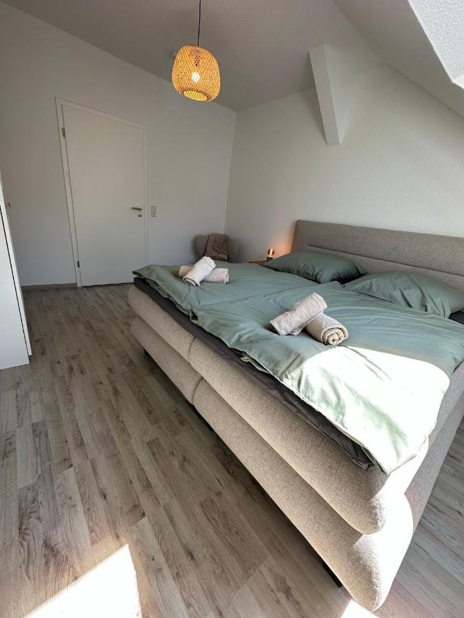Gemuetliche Neurenovierte Dachgeschosswohnung Erfurt Buitenkant foto