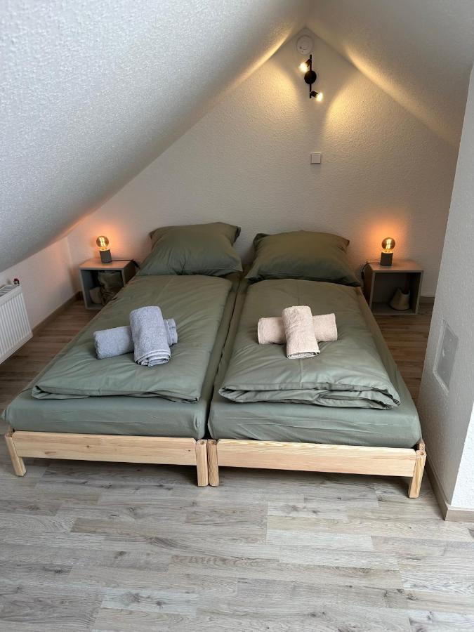 Gemuetliche Neurenovierte Dachgeschosswohnung Erfurt Buitenkant foto
